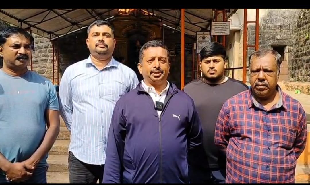 ಶ್ರೀ ಕೋಟೆ ಮಹಾಗಣಪತಿ ದಸರಾ ಮಂಟಪ ಸಮಿತಿಯಿಂದ 50ನೇ ವರ್ಷದ ದಸರಾ ಸುವರ್ಣ ಮಹೋತ್ಸವದ ಅಂಗವಾಗಿ ಸ್ವಚ್ಛತಾ ಕಾರ್ಯಕ್ರಮ. image 4