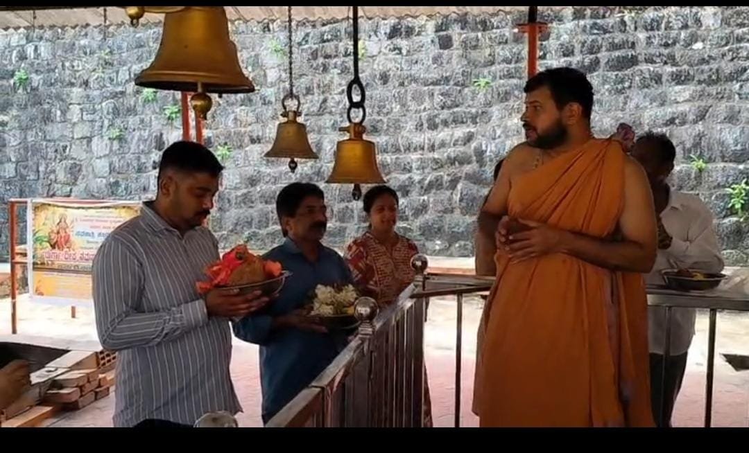 ಶ್ರೀ ಕೋಟೆ ಮಹಾಗಣಪತಿ ದಸರಾ ಮಂಟಪ ಸಮಿತಿಯಿಂದ 50ನೇ ವರ್ಷದ ದಸರಾ ಸುವರ್ಣ ಮಹೋತ್ಸವದ ಅಂಗವಾಗಿ ಸ್ವಚ್ಛತಾ ಕಾರ್ಯಕ್ರಮ. image 8