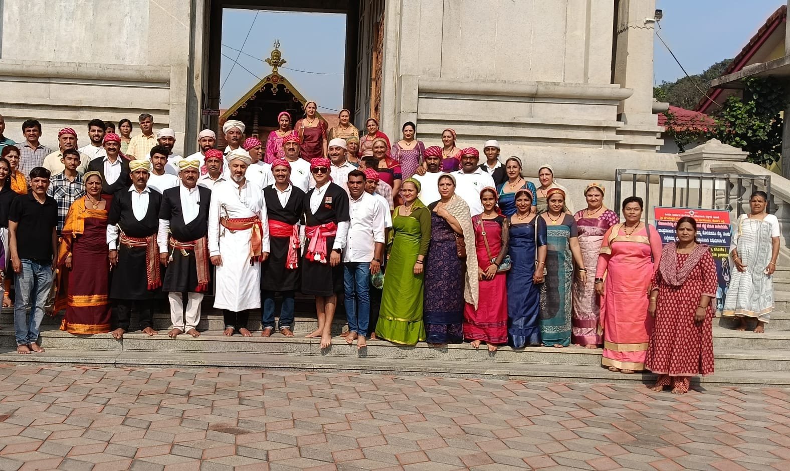 ಕೊಡಗಿನ ಮೂಲನಿವಾಸಿಗಳ ಸಂಸ್ಕೃತಿ, ಮಲ್ಮ ಬೆಟ್ಟದ ರಕ್ಷಣೆಗೆ ಆಗ್ರಹಿಸಿ ಭಕ್ತಿಪೂರ್ವಕ 'ಕೊಡಗು ಶಕ್ತಿ ನಡ್ಪು' ಪಾದಯಾತ್ರೆ. image 5