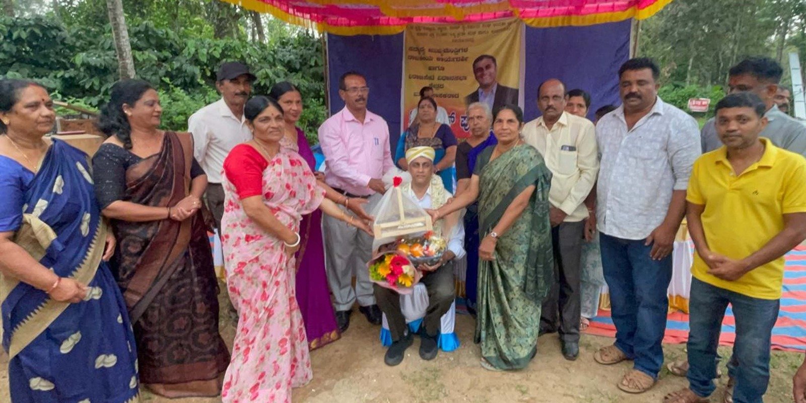 ಬಕ್ಕ ಕ್ಕೆ ಶಾಸಕ ಎ. ಎಸ್. ಪೊನ್ನಣ್ಣ ಭೇಟಿ; ಸಮುದಾಯ ಭವನ ನಿರ್ಮಾಣಕ್ಕೆ ಸ್ಥಳ ಪರಿಶೀಲನೆ image 3