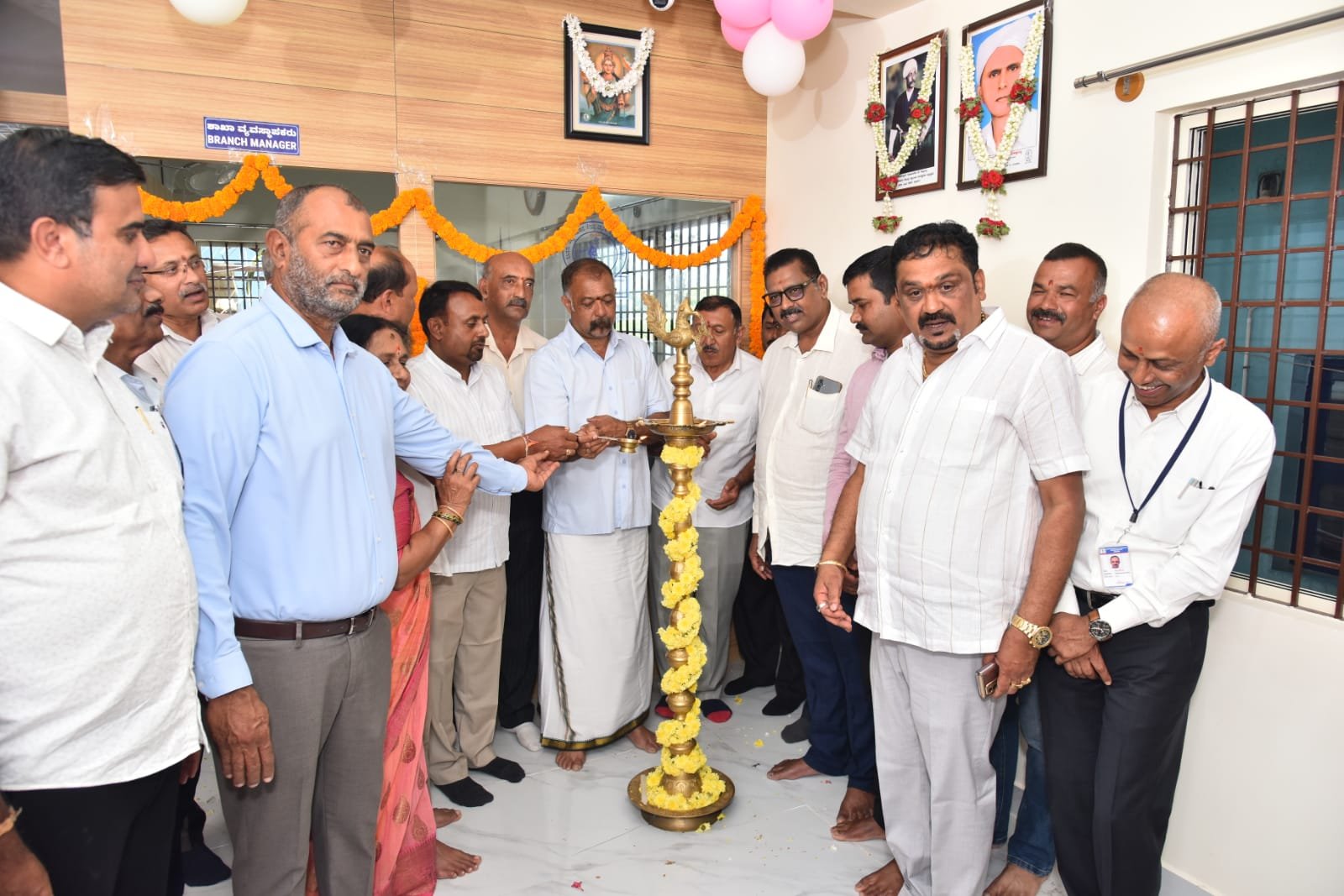ಗುಡ್ಡೆಹೊಸೂರಿನಲ್ಲಿ ಡಿಸಿಸಿ ಬ್ಯಾಂಕ್ನ 27ನೇ ಶಾಖೆಯ ನೂತನ ಕಟ್ಟಡದ ಶುಭಾರಂಭ; ಮೊದಲ ದಿನವೇ ₹3.65 ಕೋಟಿ ಠೇವಣಿ