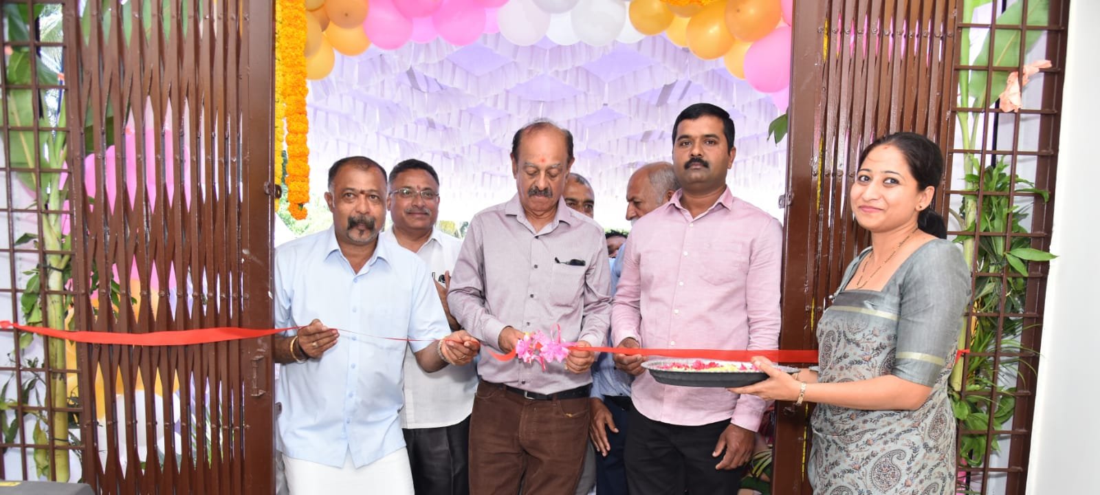 ಗುಡ್ಡೆಹೊಸೂರಿನಲ್ಲಿ ಡಿಸಿಸಿ ಬ್ಯಾಂಕ್ನ 27ನೇ ಶಾಖೆಯ ನೂತನ ಕಟ್ಟಡದ ಶುಭಾರಂಭ; ಮೊದಲ ದಿನವೇ ₹3.65 ಕೋಟಿ ಠೇವಣಿ image 4