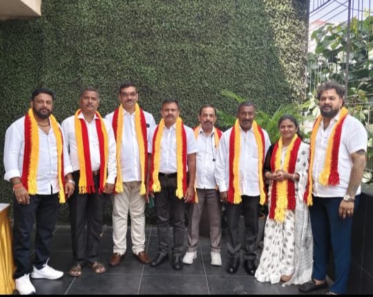 ಬೆಂಗಳೂರಿನಲ್ಲಿ ಕರವೇ ಸ್ವಾಭಿಮಾನೀ ಬಣದ ಪೂರ್ವಭಾವಿ ಸಭೆ: ಸರ್ಕಾರಿ ಶಾಲೆ ಉಳಿವಿಗೆ ಶೀಘ್ರವೇ "ಜೈ ಕನ್ನಡ ಯಾತ್ರೆ" ಅಭಿಯಾನ, ಕೊಡಗಿನ ಪದಾಧಿಕಾರಿಗಳು ಬಾಗಿ. image 5