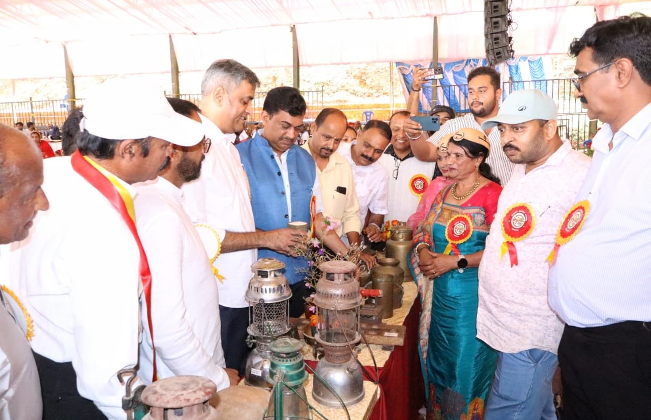 ಮಡಿಕೇರಿಯಲ್ಲಿ ಜಾನಪದ ದಸರಾ ಸಂಭ್ರಮ : ಜಾನಪದ ಸಂಸ್ಕೃತಿ, ಸಾಹಿತ್ಯ ಉಳಿಸಿ ಬೆಳೆಸುವುದು ಅಗತ್ಯ : ಶಾಸಕ ಎ.ಎಸ್. ಪೊನ್ನಣ್ಣ image 7