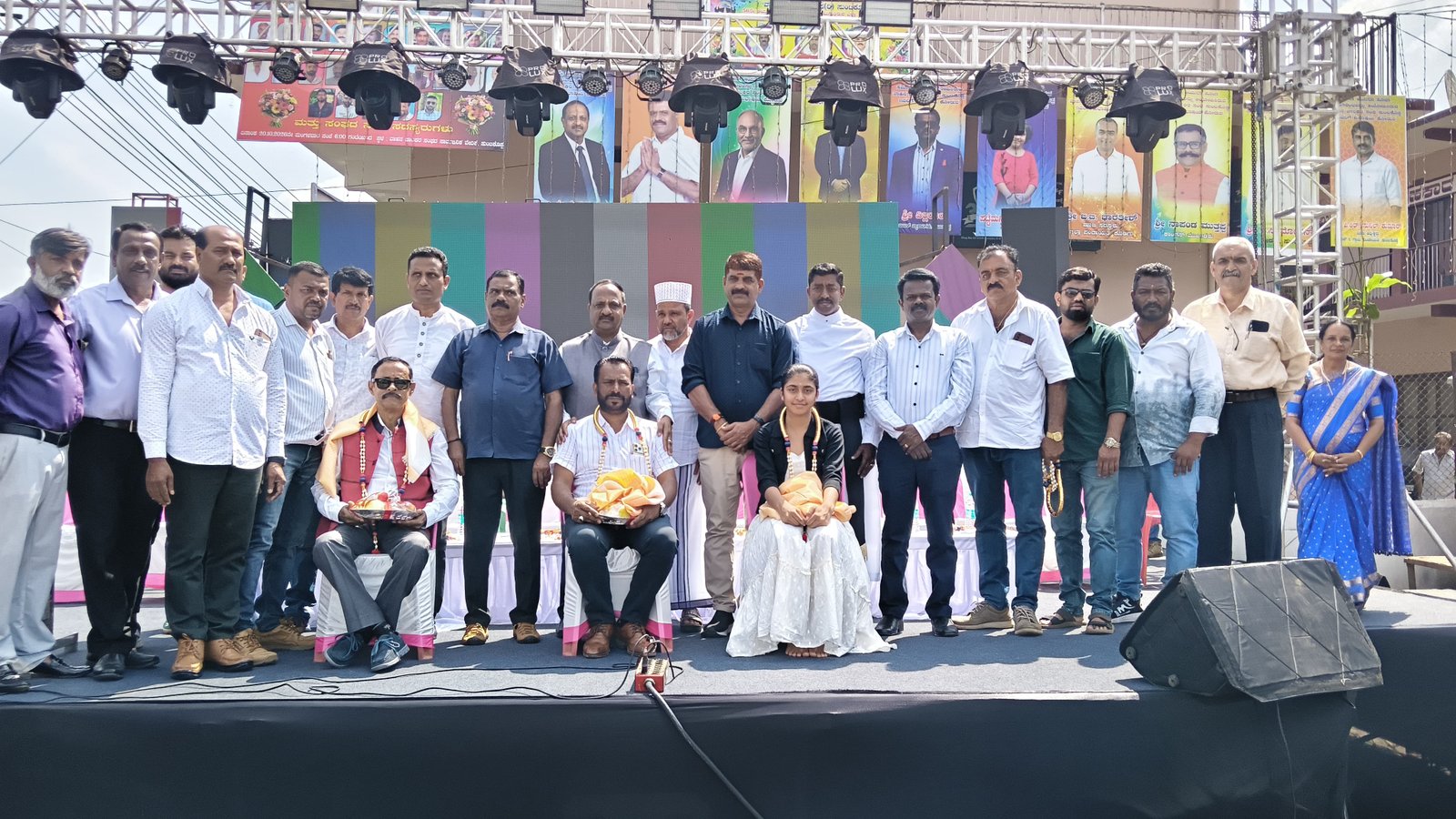 ಸುಂಟಿಕೊಪ್ಪದಲ್ಲಿ ಆಟೋ ಚಾಲಕರ ಸಂಘದಿಂದ ವಿಜೃಂಭಣೆಯ ಆಯುಧ ಪೂಜೆ; ದಾನಿಗಳು, ಪ್ರತಿಭಾನ್ವಿತ ವಿದ್ಯಾರ್ಥಿನಿಗೆ ಸನ್ಮಾನ