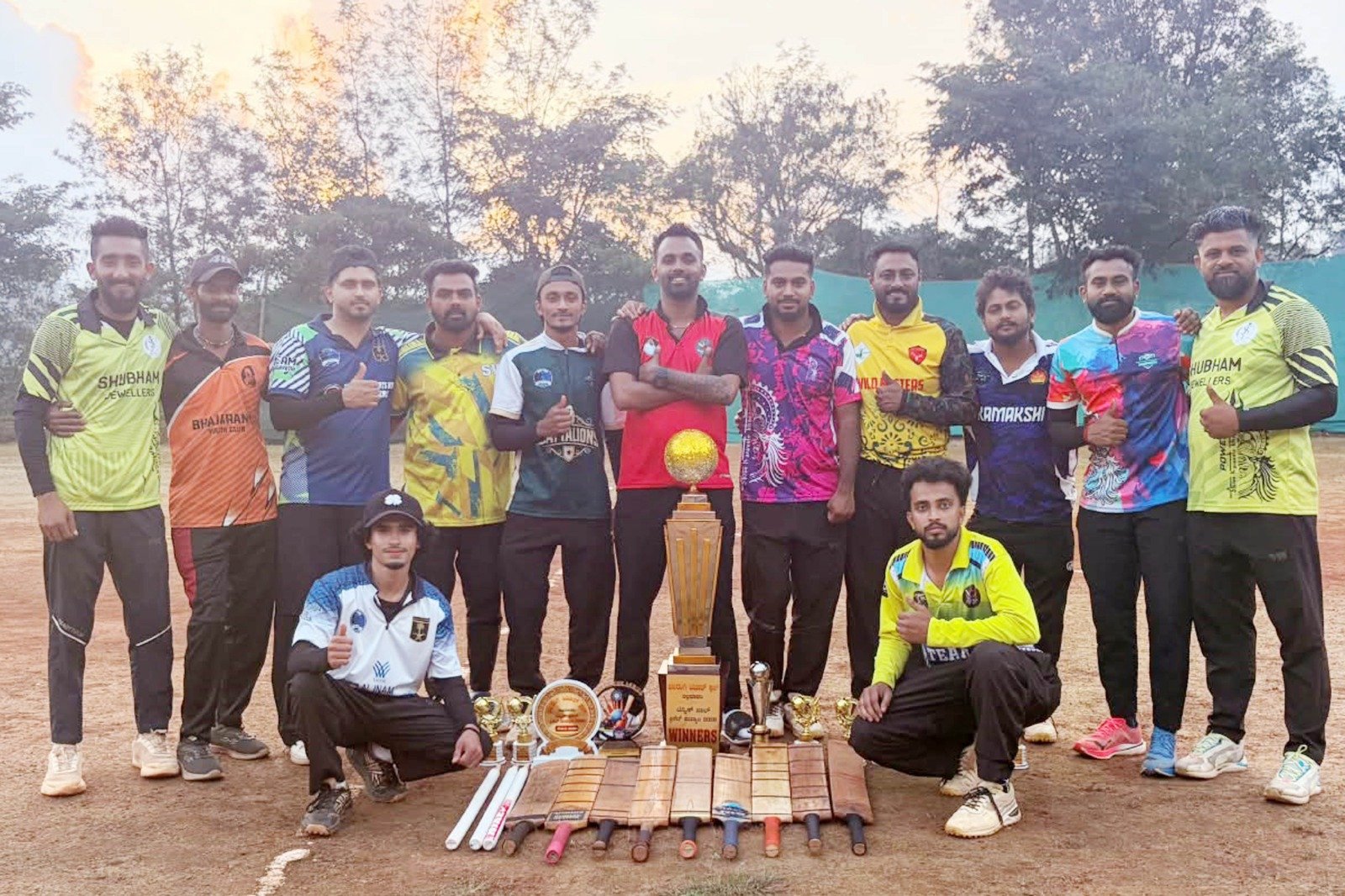 ಭಜರಂಗಿ ಯೂಥ್ ಕ್ಲಬ್ ಬಲ್ಲಮಾವಟಿ  ವತಿಯಿಂದ ಆಯೋಜಿಸಿದ ತಾಲೂಕು ಮಟ್ಟದ ಟೆನ್ನಿಸ್ ಬಾಲ್  ಕ್ರಿಕೆಟ್ ಪಂದ್ಯಾವಳಿಯಲ್ಲಿ  ಭಗವತಿ ಯುವಕ ಸಂಘ ಮಡಿಕೇರಿ ಪ್ರಥಮ ಸ್ಥಾನ. , ಮೇಕೇರಿ ಯುವಕ ಸಂಘ ದ್ವಿತೀಯ ಸ್ಥಾನ
